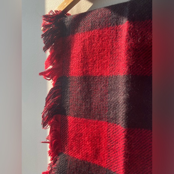 🦋 2/$20 Buffalo plaid scarf NWOT - Picture 1 of 2